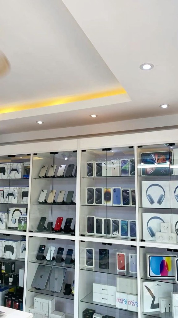 Modern electronics and smart devices retail display